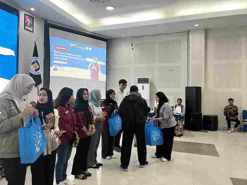 Penyerahan Doorprize FGD